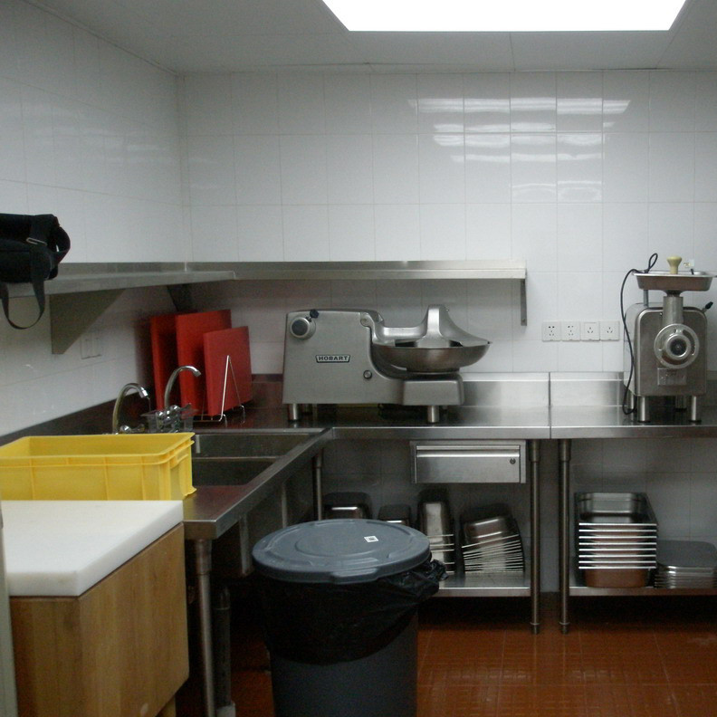 小型餐饮店厨房设备实拍图